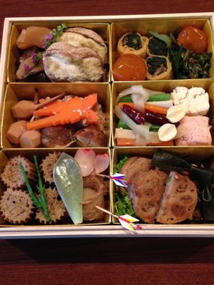 vegan”OSETI”
”OSETI”is japanese new year style at Saizencyuka anzu in Nagoya