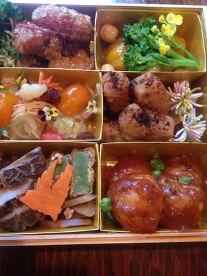 2019
New Year "VEGAN OSECHI"(1) at Saizencyuka anzu in Nagoya