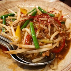 garlic and beansprout stir fry at Saizencyuka anzu in Nagoya