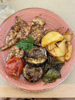 Heirs with veggies  at Taberna La Buganvilla in Algeciras