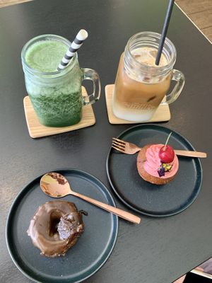 Refreshing smoothie and iced coffee with desserts  at Retreat Kitchen in Richmond Upon Thames