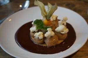 Praline Tart w/chocolae coulis at Hope in Paris