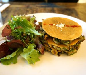 Millefeuille croustillant aux champignons at Hope in Paris