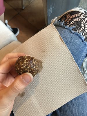 raw vegan snack for 2,5€ at Simple - Smart Food Bar in Mallorca