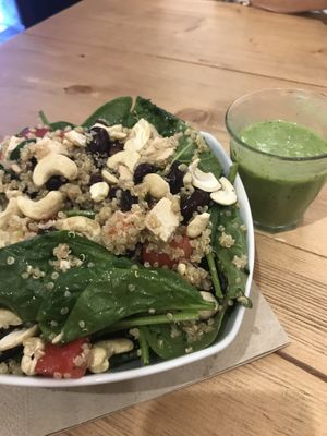 Salad at Simple - Smart Food Bar in Mallorca