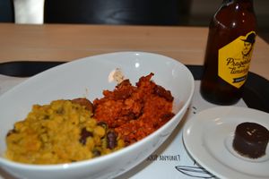 Hot buffet, raw cake, and lemonade at Vegg Go - Plzenska in Prague