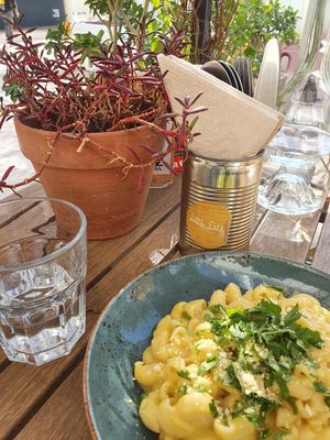 Mac and cheese at Little Erth in Dubai