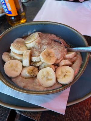 vegan porridge at Let Me Eat Too in Edinburgh
