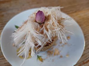 Het toetje. Met sesam suikerspin, heel bijzonder at Yalla Yalla Foodbar in Den Bosch