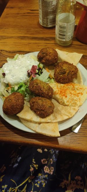 Falafels with pitta bread at Chilimosa in Tarifa