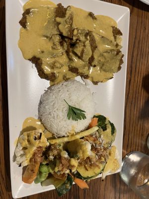 Seitan plate with satay   at Chilimosa in Tarifa