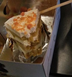 Amazing vegan carrot cake at Pasalidis in Thessaloniki