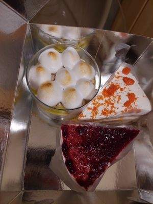 lemon pie at Pasalidis in Thessaloniki