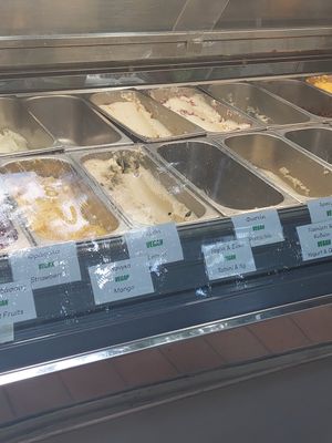 vegan ice cream at Pasalidis in Thessaloniki