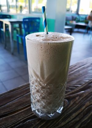 Chocolate Oat Milkshake at Ellie's Cafe in Port Kennedy