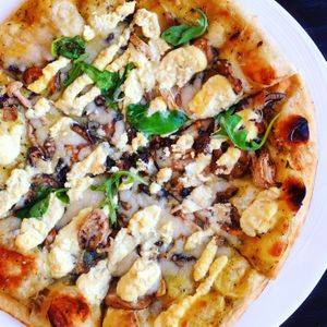 Vegan SUPERFUNGHI Pizza at Virtuous Pie in Portland
