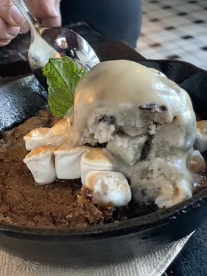 cookie skillet at Virtuous Pie in Portland