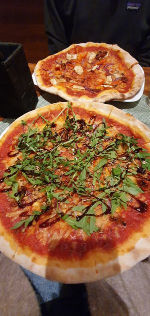 V4 pizza at Organic Pizza in Salzburg