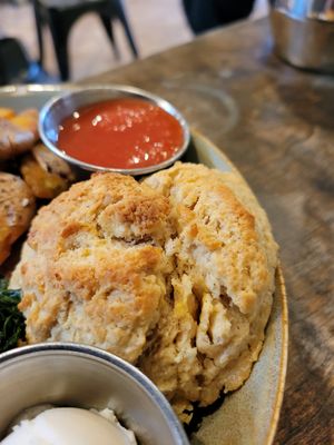 Biscuit at Donna Jean in San Diego