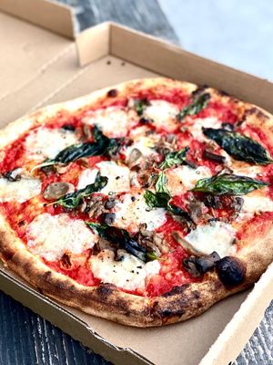 Vegan pizza  #Veganuary at Donna Jean in San Diego