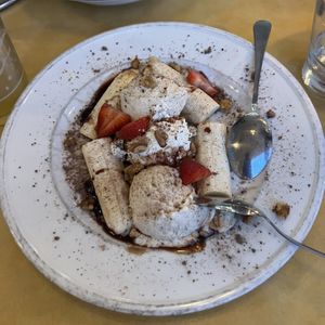 Banana split  at Donna Jean in San Diego