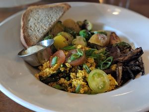 "The Usual" scrambled tofu with mushrooms and potatoes at Donna Jean in San Diego