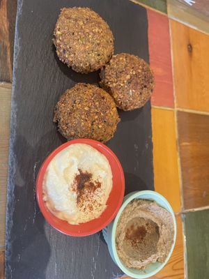 Falafel plate with two types of hummus   at Gold Falafel in Osaka