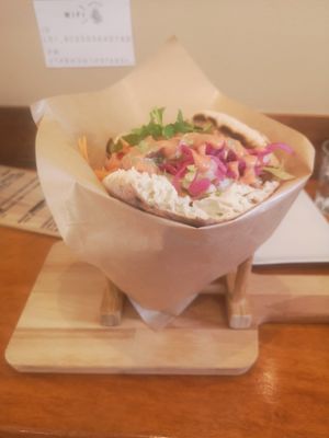 Fallaffel pita L 900yen at Gold Falafel in Osaka