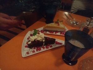 vegan cakes & cappuccino at Little World in Palolem