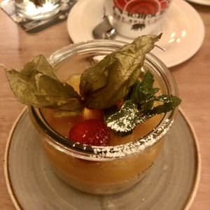 Pudding mit Sesam und Mango  at Ludwig in Mosbach