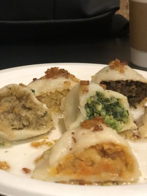 Les dumplings vegan sont délicieux !  at PieRogi Vegan in Wroclaw