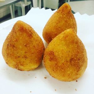 Coxinha, it´s a popular Brazilian street food,  usually deep fry. We sell it froozen, you have to fry or bake it at home. at Guia Vegano - Vegan Store in Florianopolis