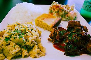 BBQ soy protein, mac & cheese, potato salad, cornbread, and jasmine rice. Our favorite dish! Best mac & cheese we've ever had!
**** Check out our vegan YouTube channel to see our Souly Vegan Cafe episode! ➡️ https://youtube.com/channel/UCQ3ffXtIrXm3AkvsqUYRFbg **** Check out our Instagram for more photos! ➡️ instagram.com/guided.by.veggies at Soul Good Vegan Cafe in Durham