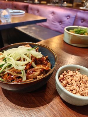 Fried Oumph but peanuts on the side at Ling Long in Stockholm