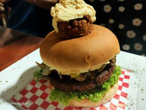 Hamburguesa Especial at Semillas Comida Sana in Pereira