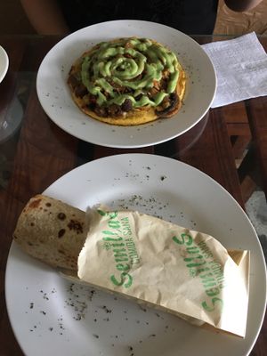Arepa Mixta y el Burrito at Semillas Comida Sana in Pereira