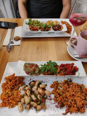 Lunch menu (€22 incl aperitivo + dessert) at Les Cuistots in Liege