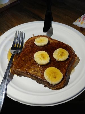 Vegan French Toast: we had to ask for maple 🍁 syrup at Ernie's Coffe Shop in South Lake Tahoe