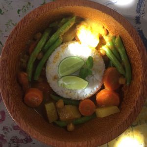 Vegetable curry at Good Earth Cafe in 