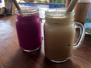 Lovely smoothies :) at Good Earth Cafe in 