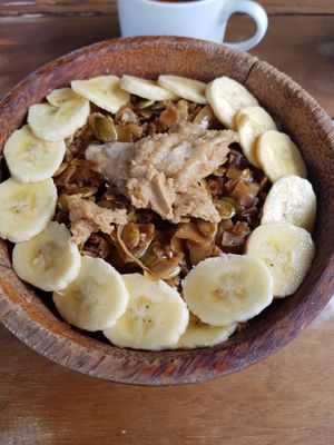 Cinnamon porridge at Good Earth Cafe in 