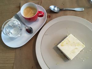 desert at apeti in Paris