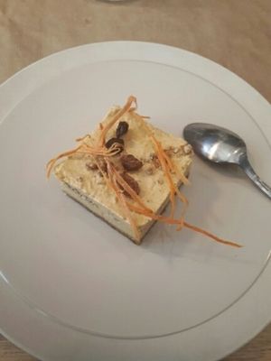 Carrot cake at apeti in Paris