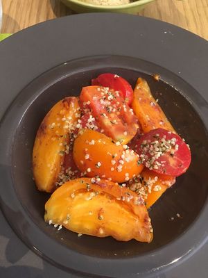 Tomato salad at apeti in Paris