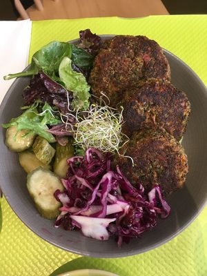 Dish of the day at apeti in Paris