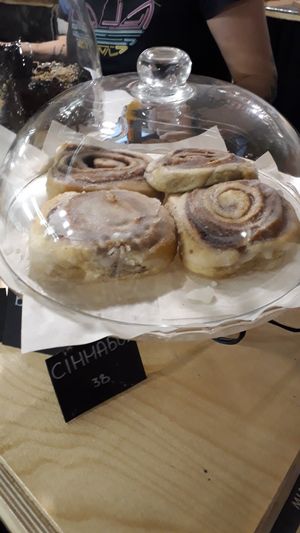 Cinnamon buns (cinnabons) at B12 Candy Bar - Maybe closed in Kyiv
