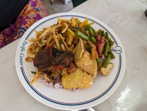 Mixed plate at Jwawa ร้านอาหารเจวาวา in Surat Thani