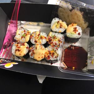 baby avo rolls with spicy sauce at Itsu in Bristol