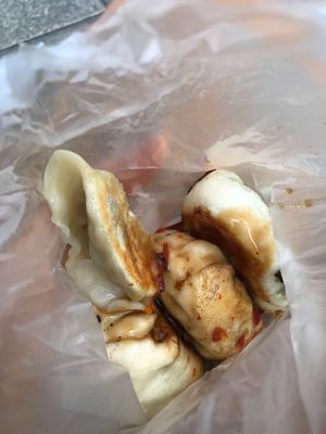 Potstickers and dim sum in a bag at Shàng Dǐng HuángJiā 上頂皇家 - Wanhua District in Taipei