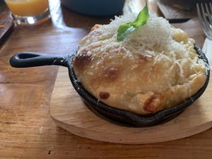 Calzonito (vegetarian) at As 7 Maravilhas in Porto